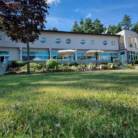 Hotel Mikorzyn Slesin  ภายนอก รูปภาพ