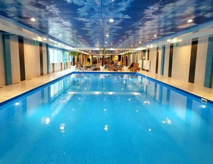 Hotel Mikorzyn Slesin  ภายนอก รูปภาพ