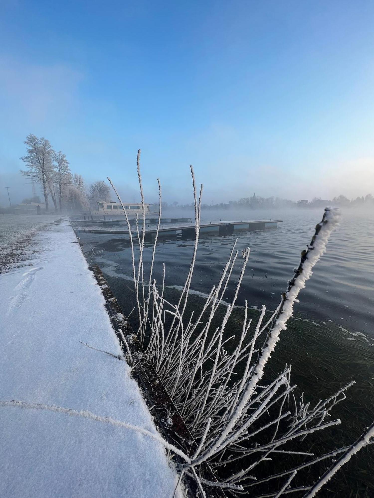 Hotel Mikorzyn Slesin  ภายนอก รูปภาพ